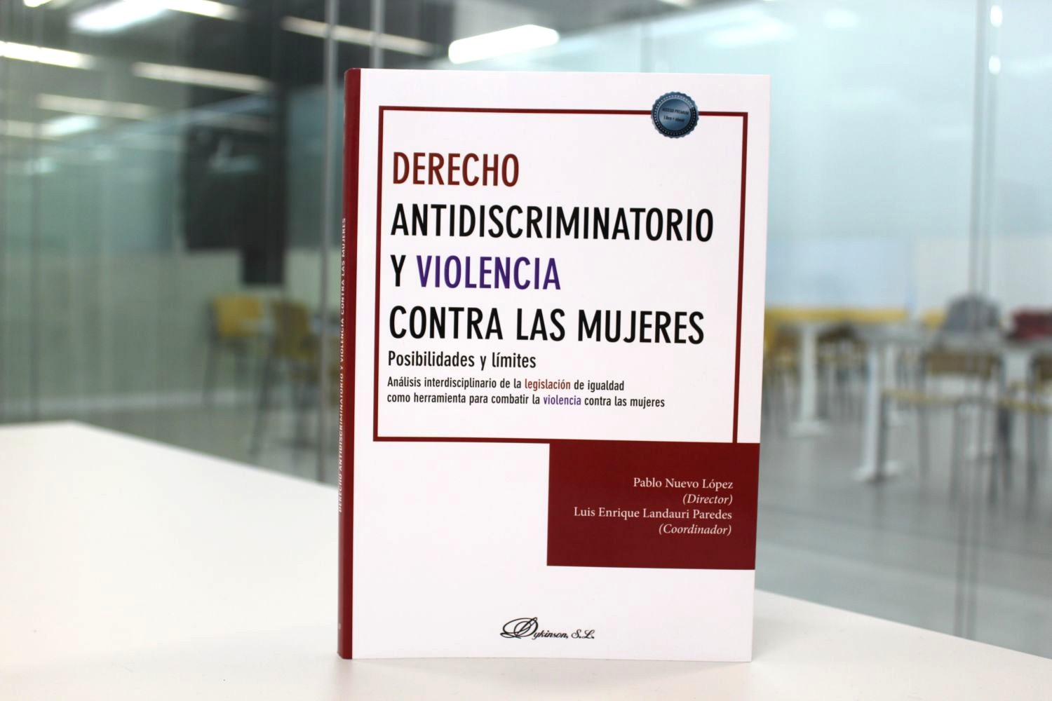 Professors de la Universitat lideren una obra sobre dret antidiscriminatori i violència de gènere